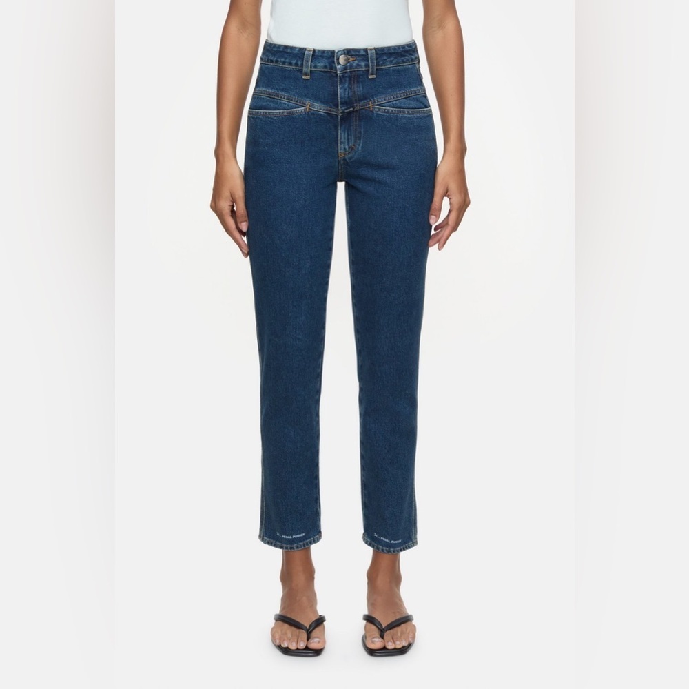 Closed Pedal Pusher Frayed Hem Jeans Size 32